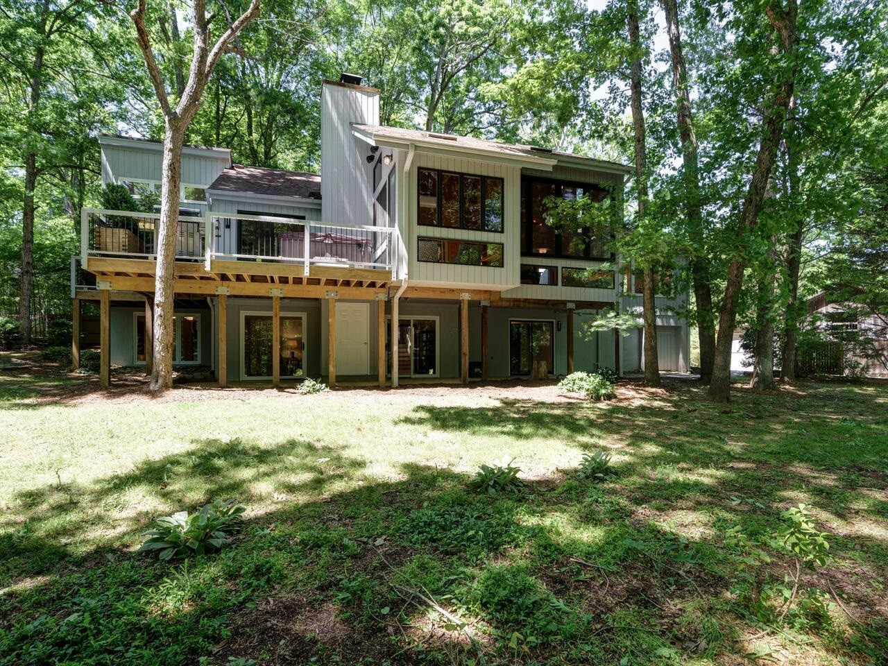 1521 Arboretum Drive