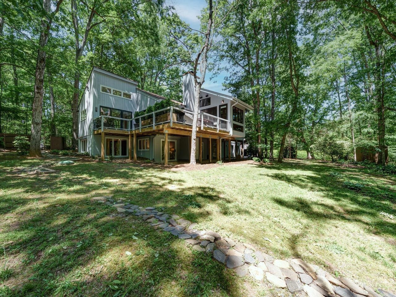 1521 Arboretum Drive