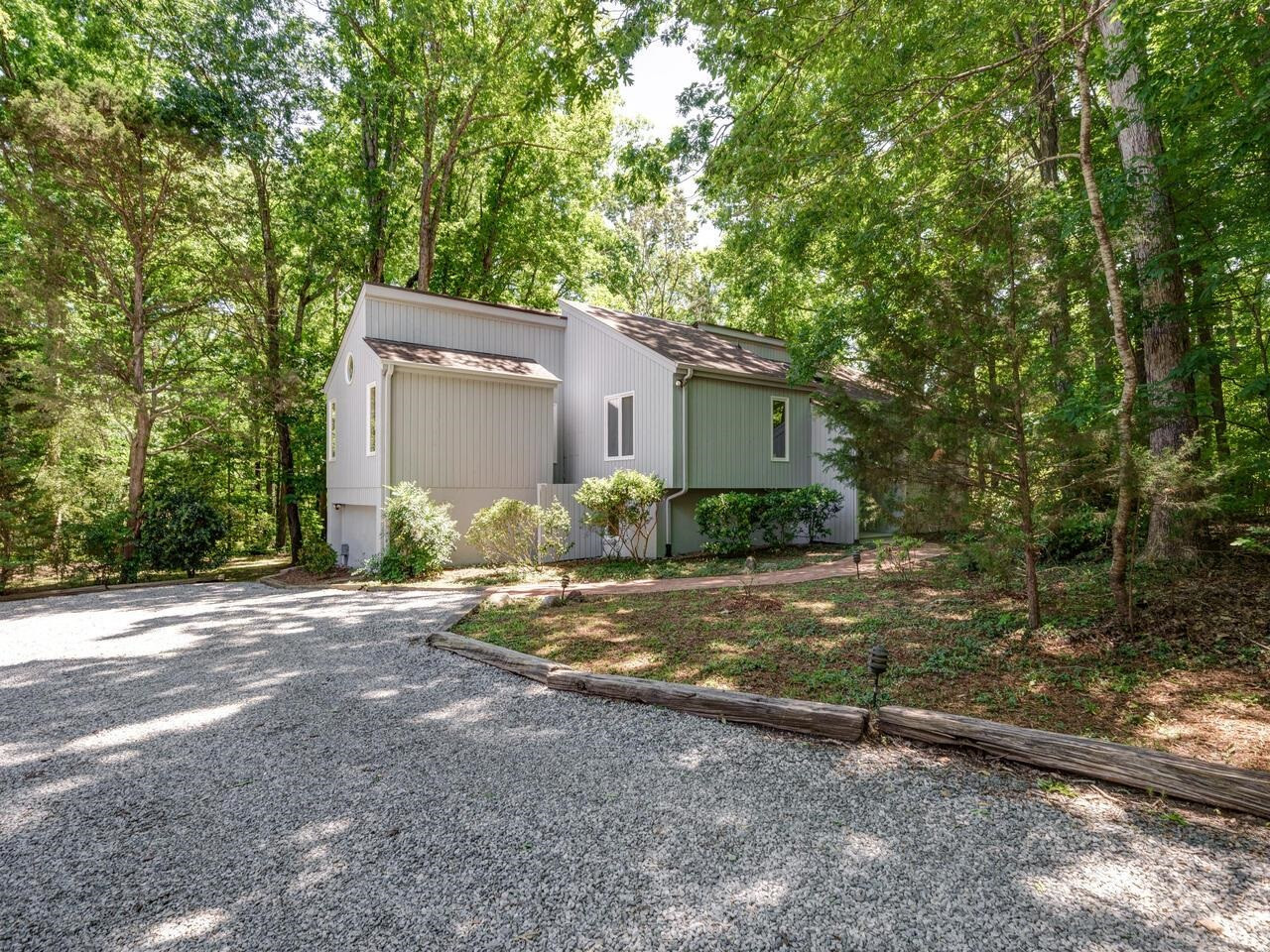 1521 Arboretum Drive