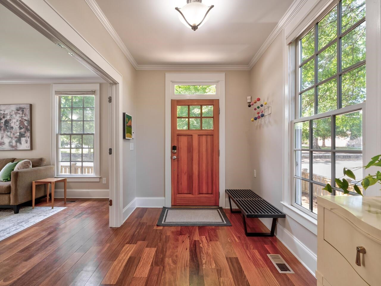 1412 W Markham Avenue