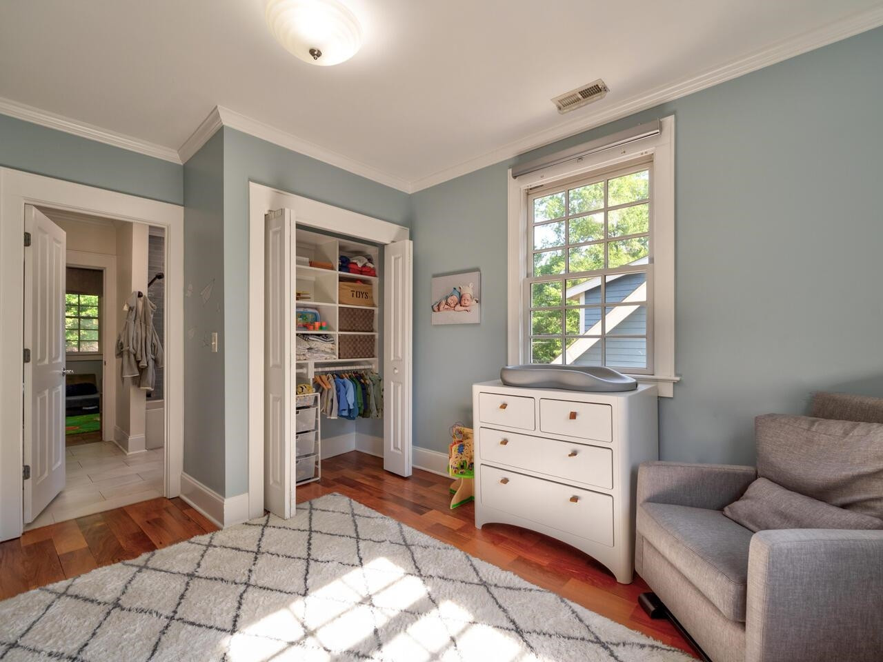 1412 W Markham Avenue