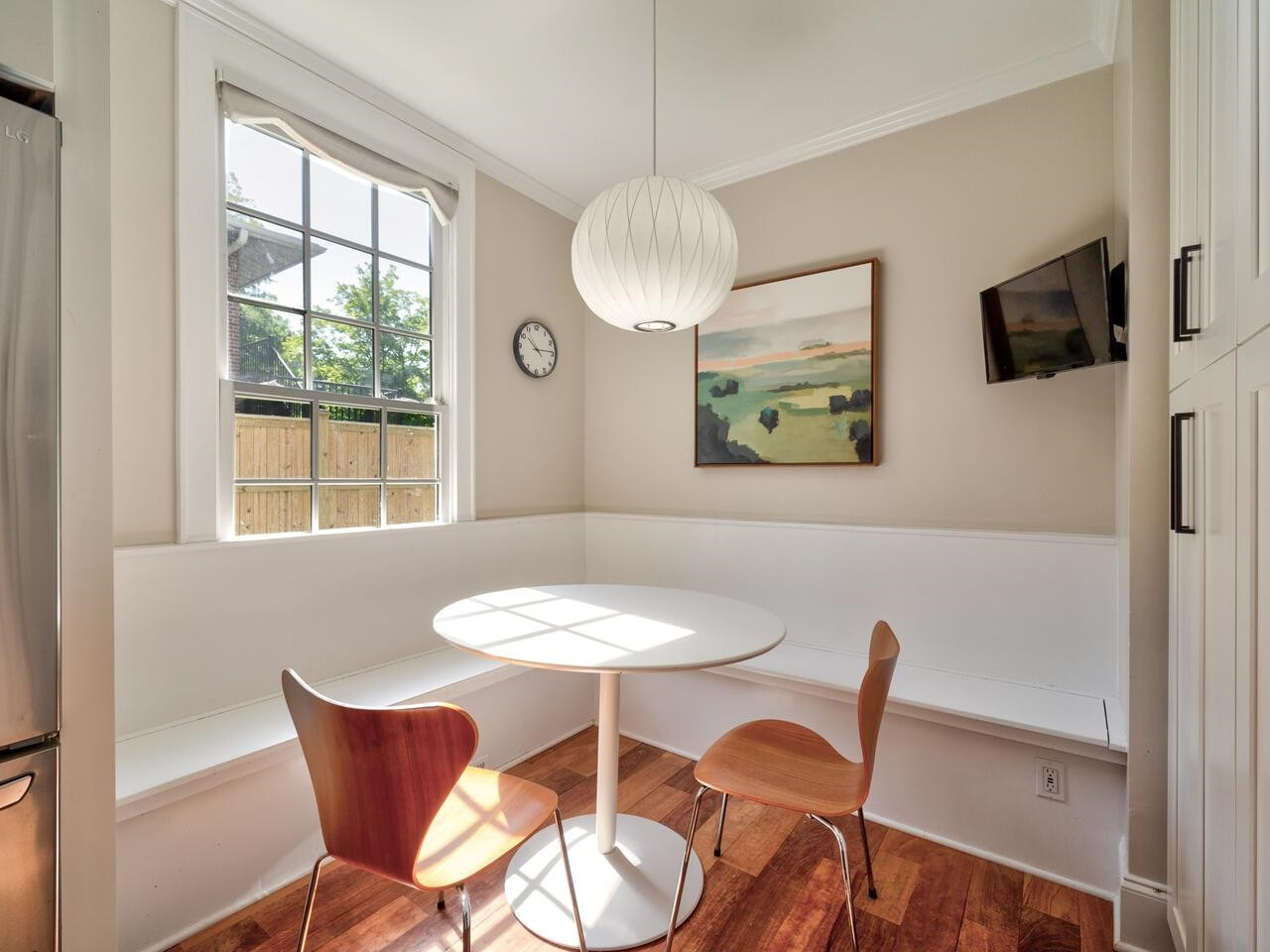 1412 W Markham Avenue