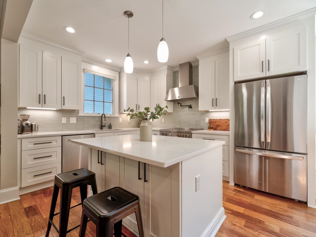 1412 W Markham Avenue