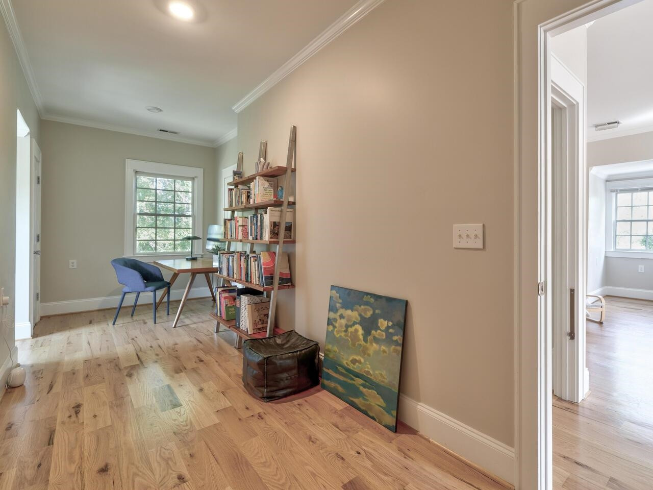 1412 W Markham Avenue