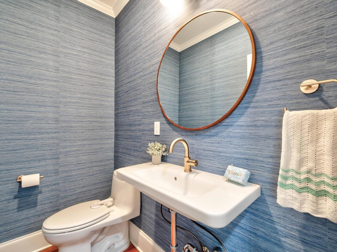 1412 W Markham Avenue