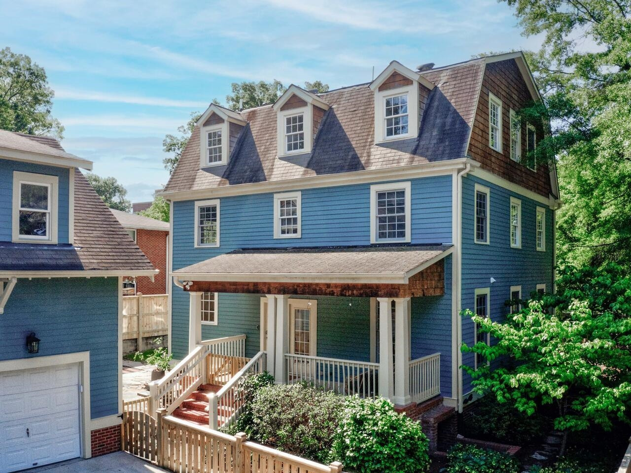 1412 W Markham Avenue