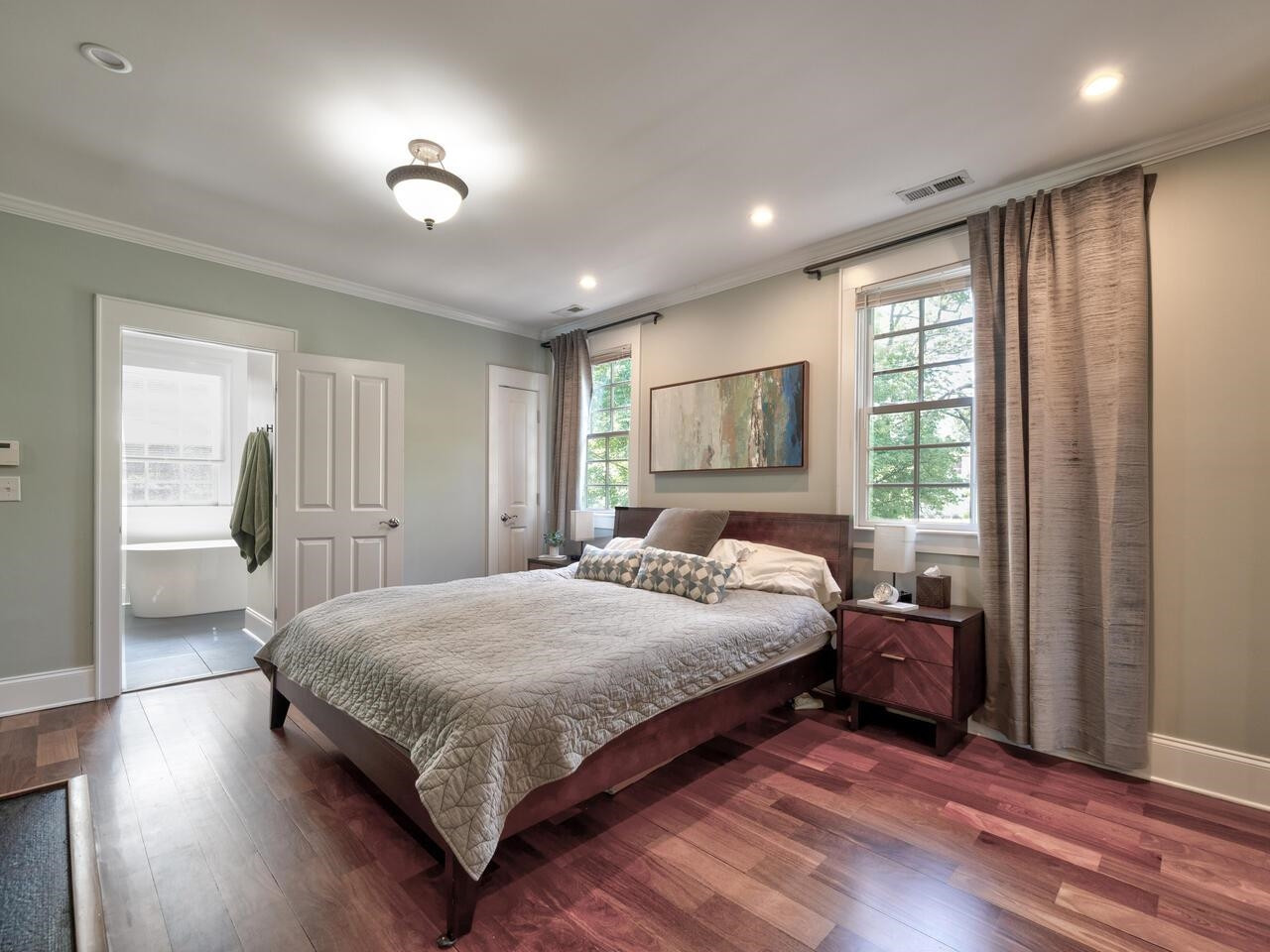 1412 W Markham Avenue