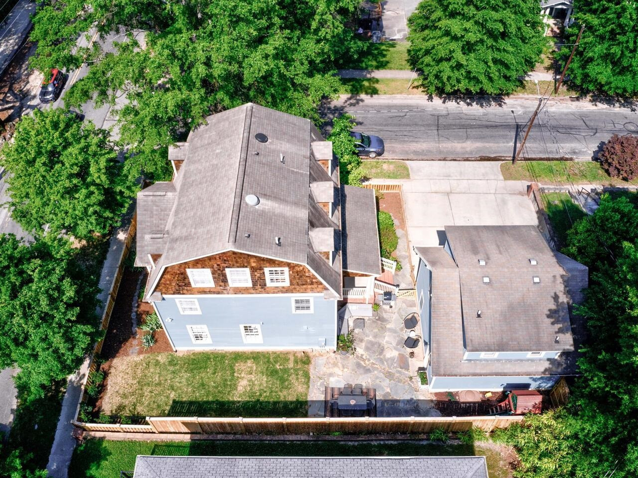 1412 W Markham Avenue