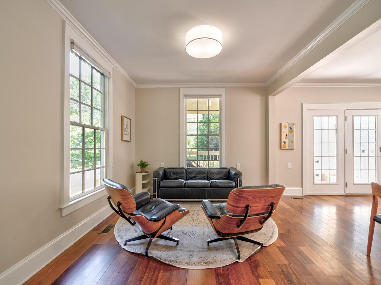 1412 W Markham Avenue