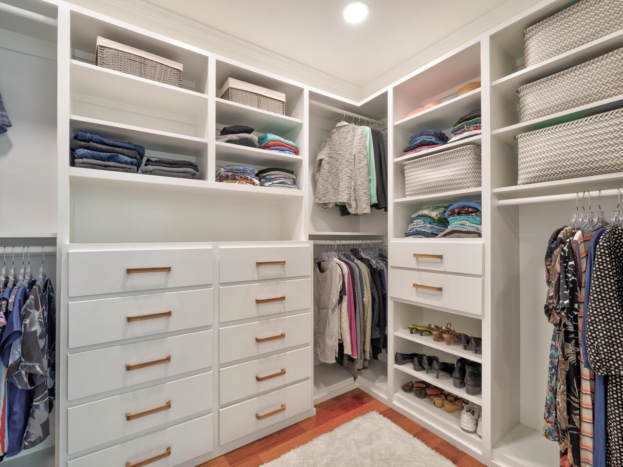 1412 W Markham Avenue