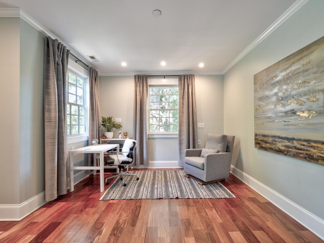 1412 W Markham Avenue