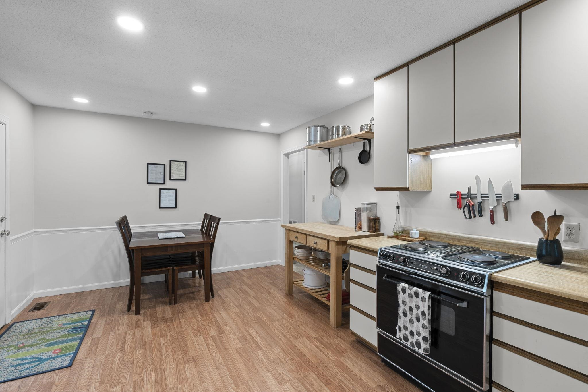 103 N Shetland Court