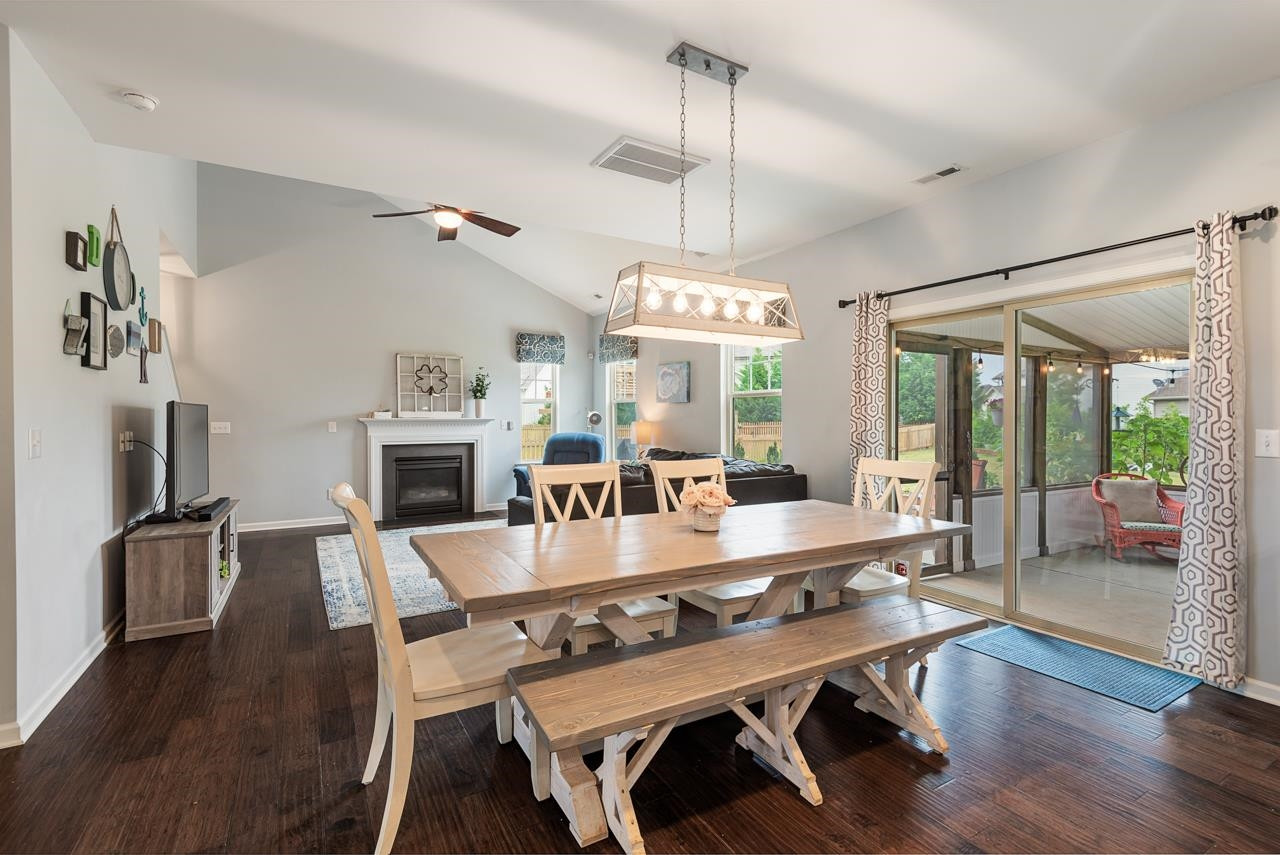 509 Bunker Court