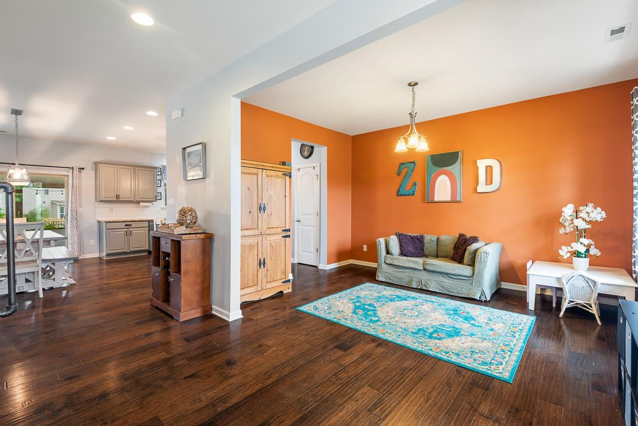 509 Bunker Court