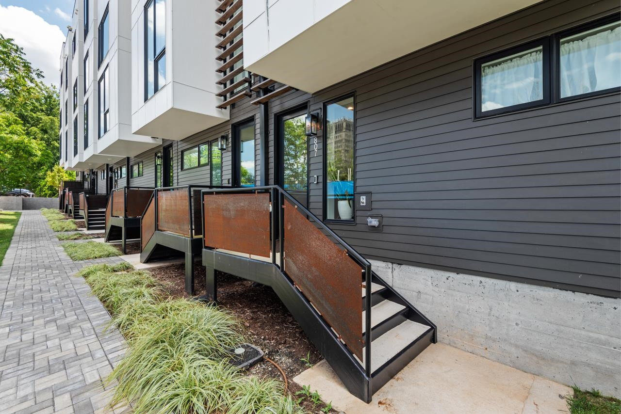 512 Gordon Street # 807