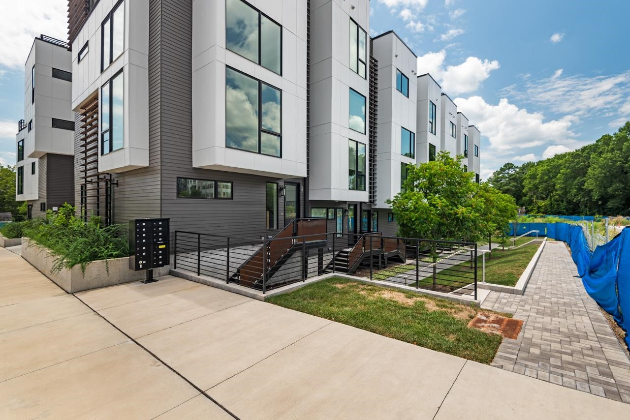 512 Gordon Street # 807