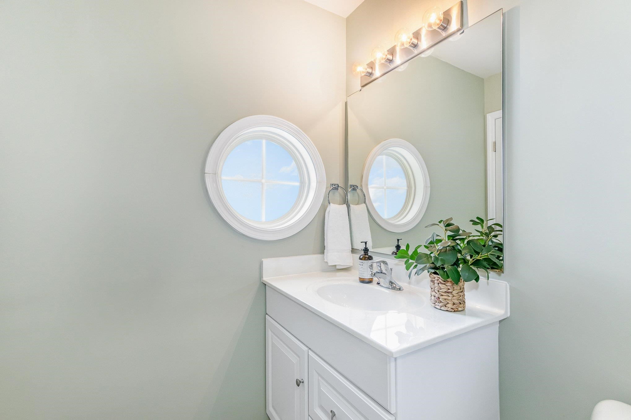 100 Stratford Lakes Drive # 255