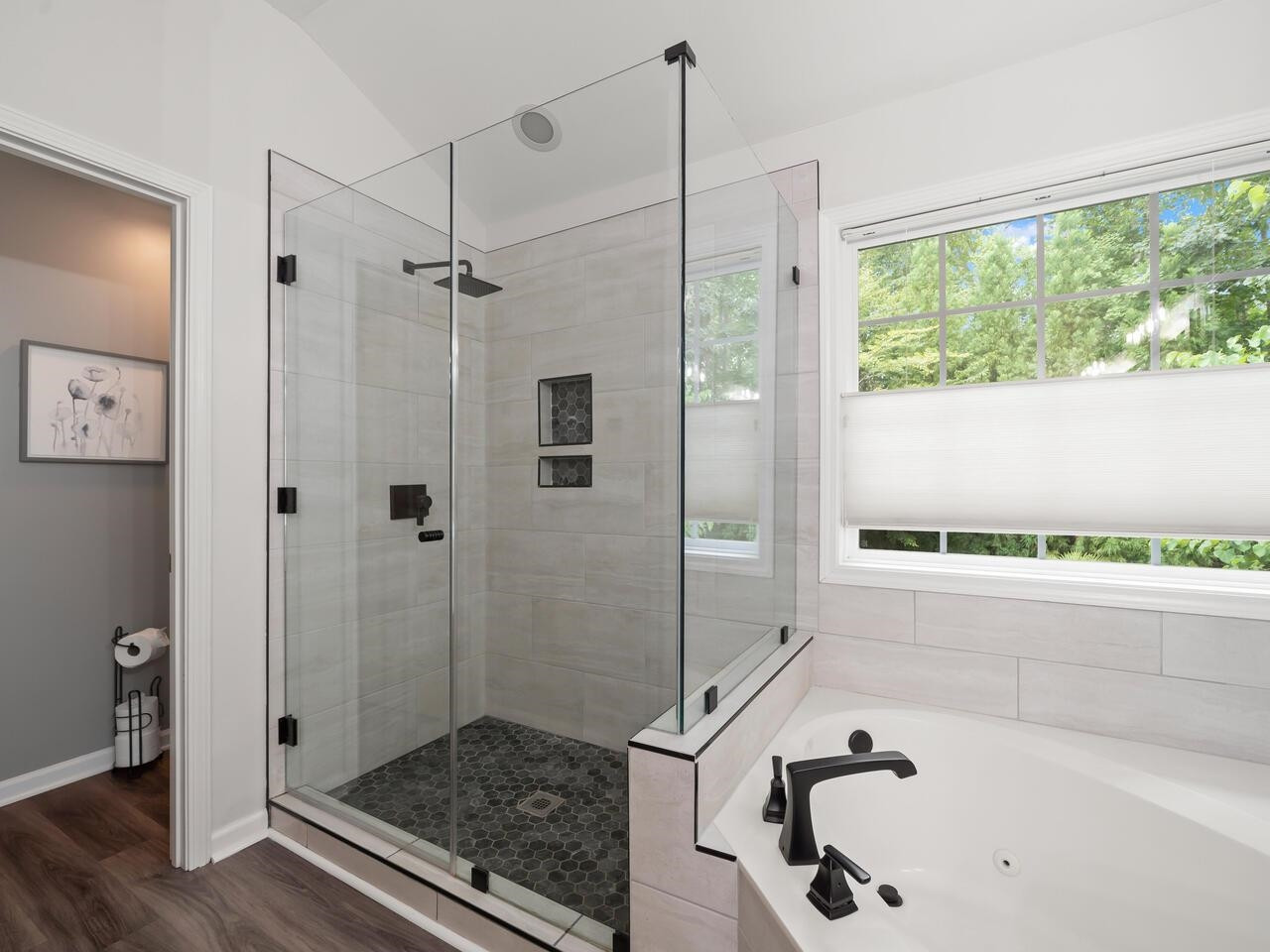 1807 W Chapman Court