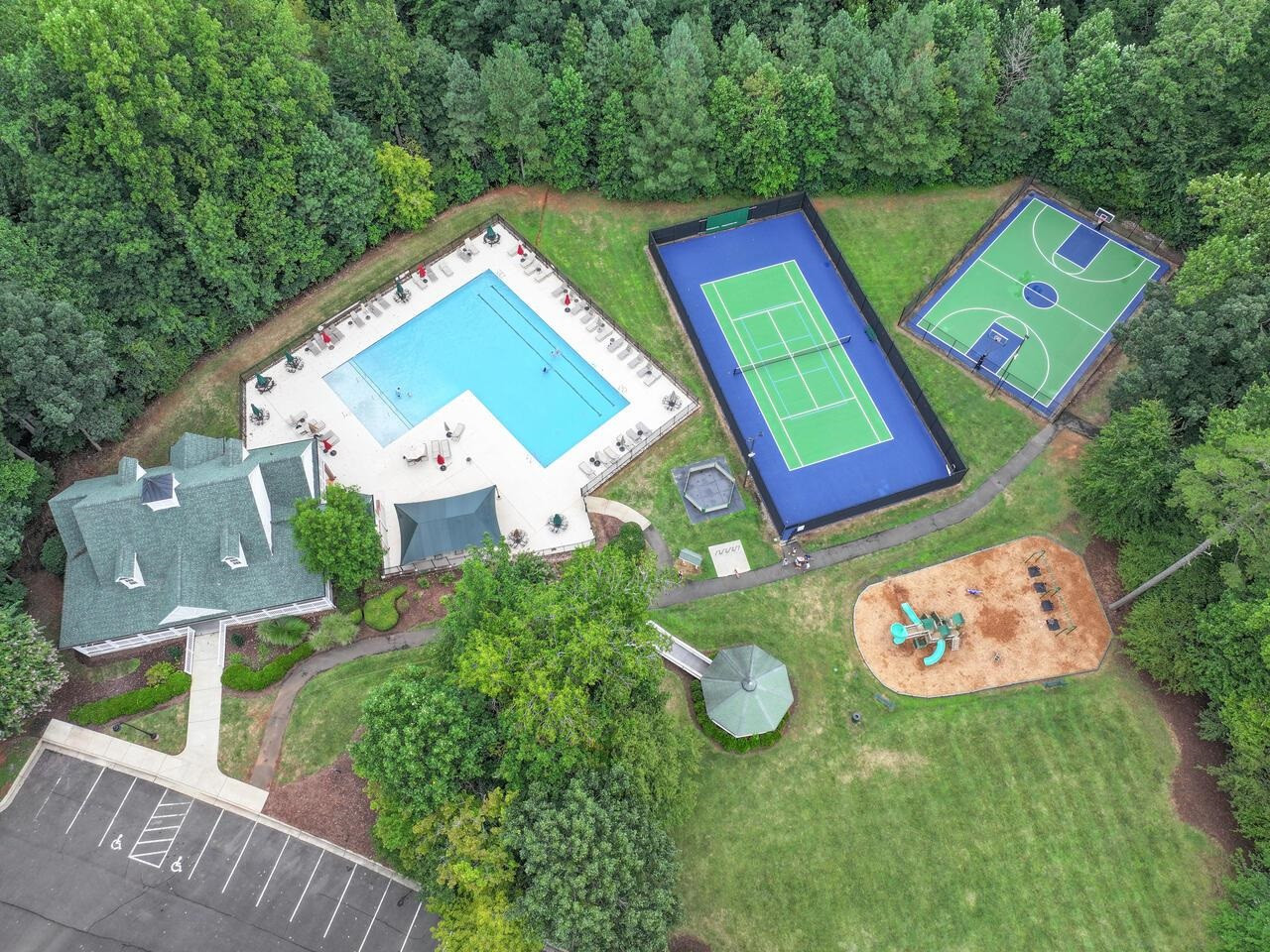 1807 W Chapman Court