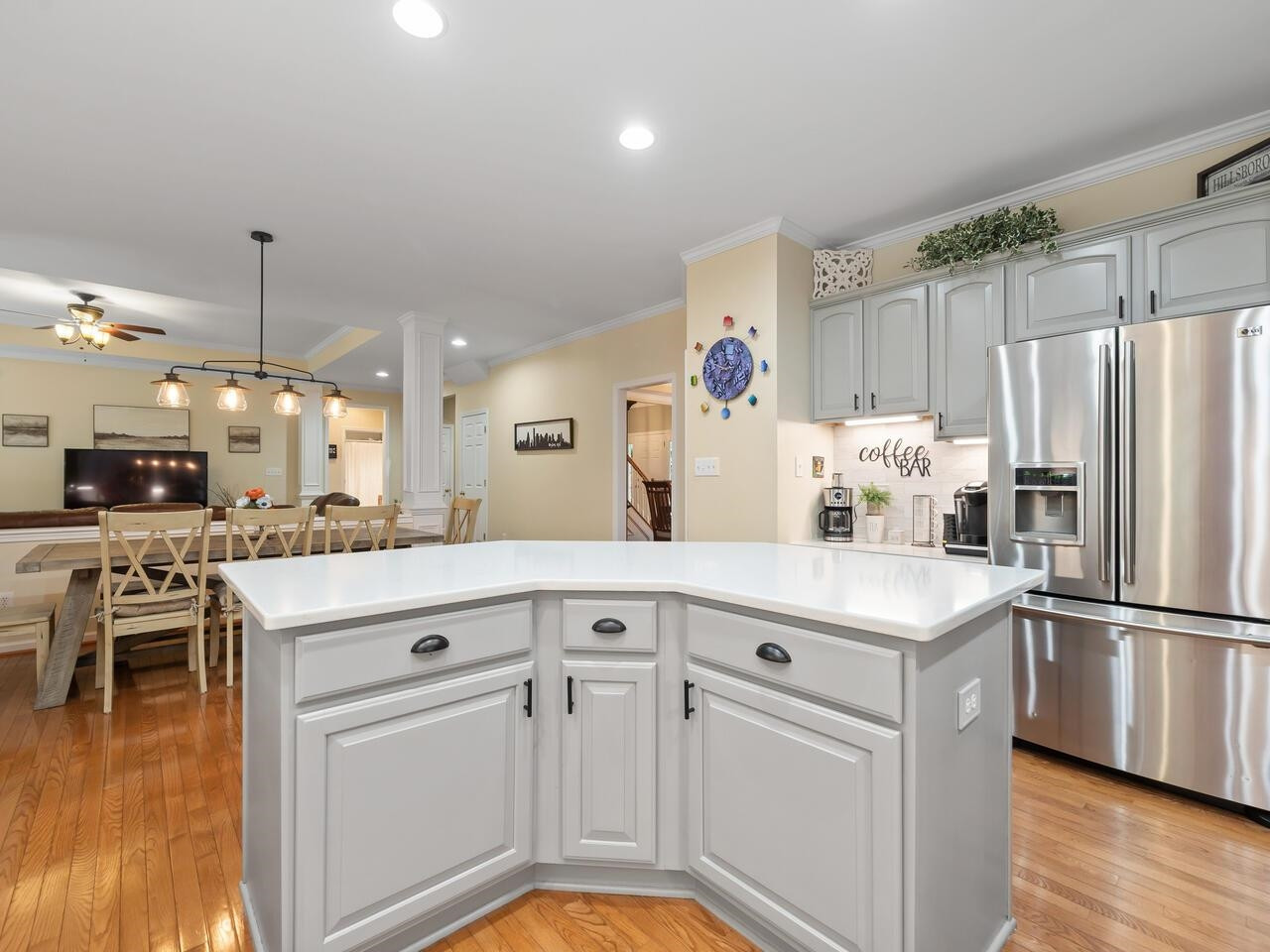 1807 W Chapman Court