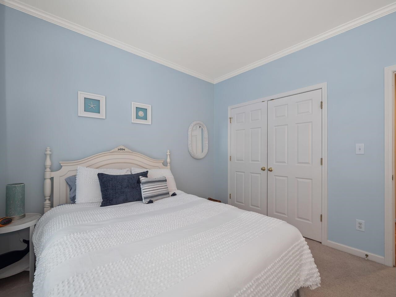 1807 W Chapman Court