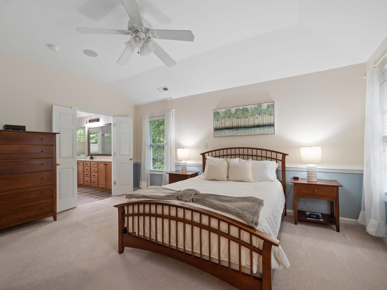 1807 W Chapman Court