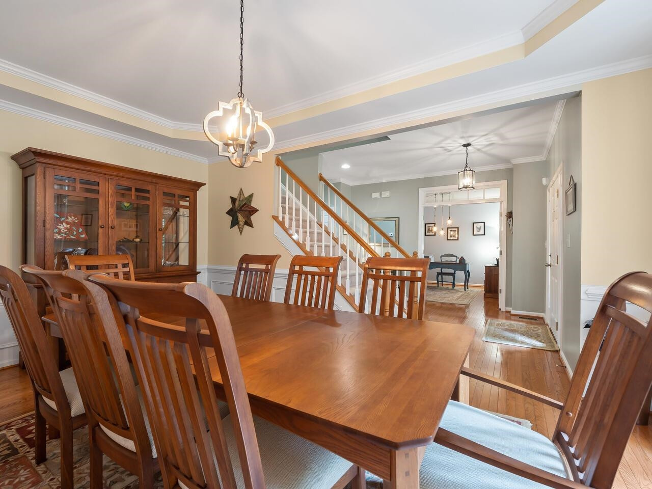 1807 W Chapman Court