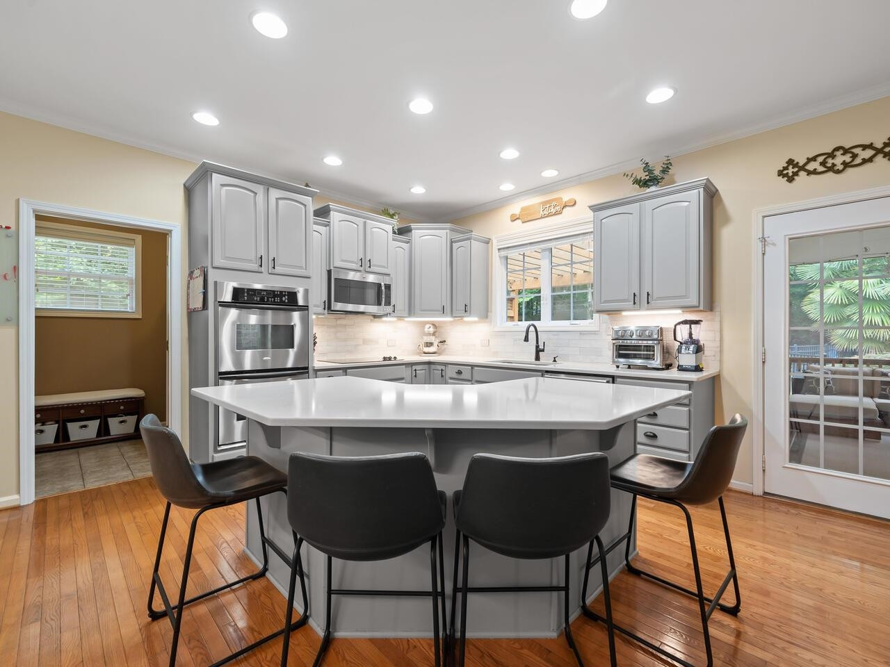1807 W Chapman Court