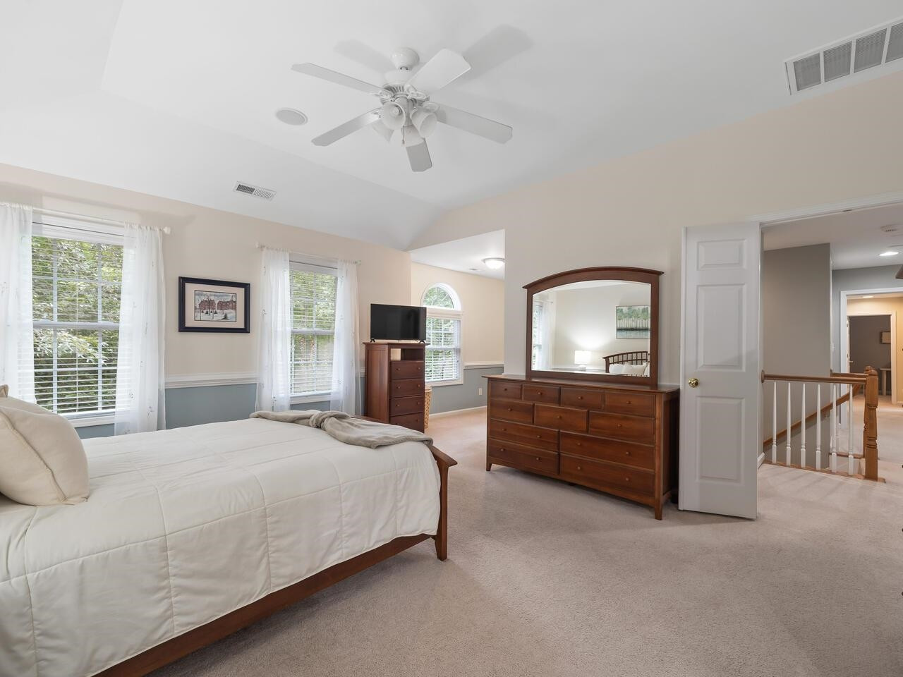 1807 W Chapman Court