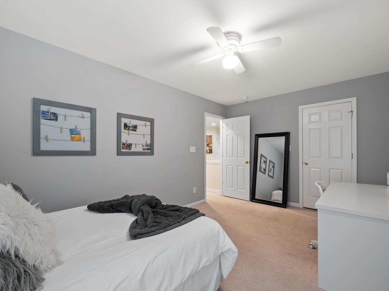 1807 W Chapman Court