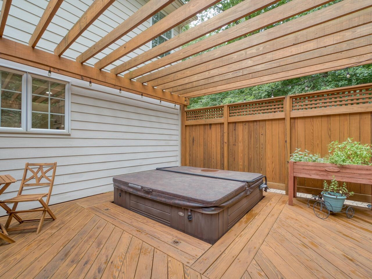 1807 W Chapman Court