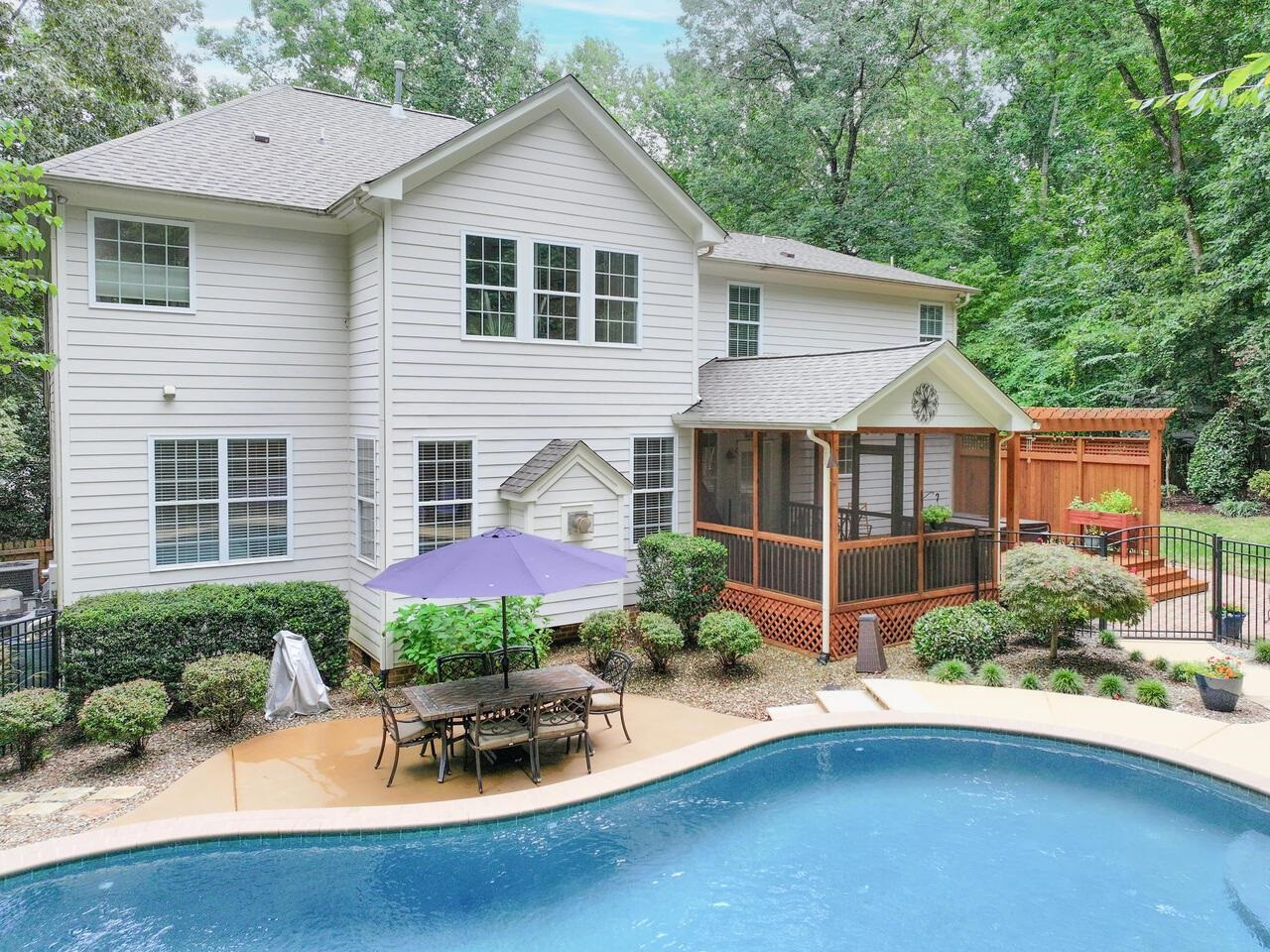 1807 W Chapman Court