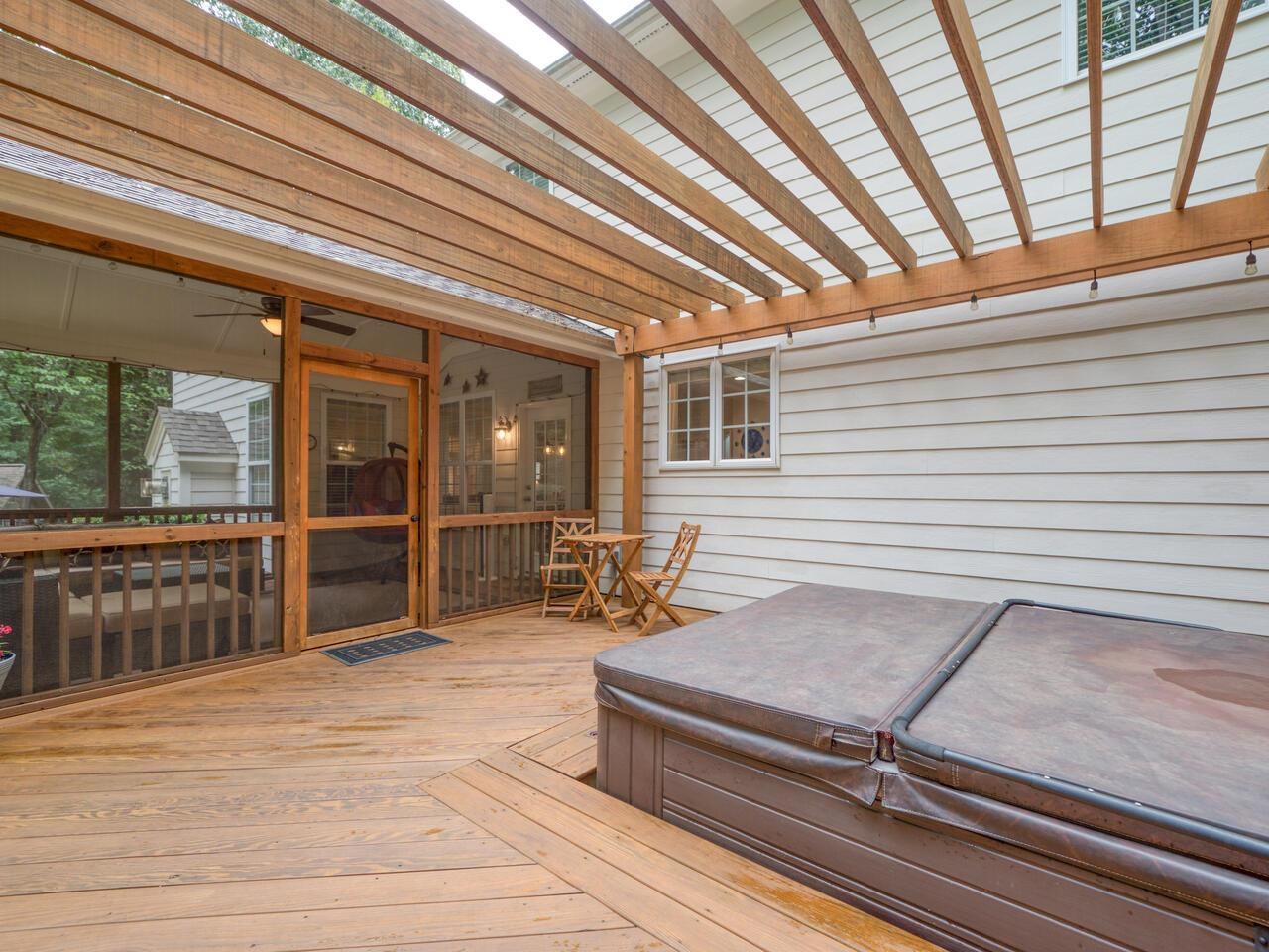 1807 W Chapman Court