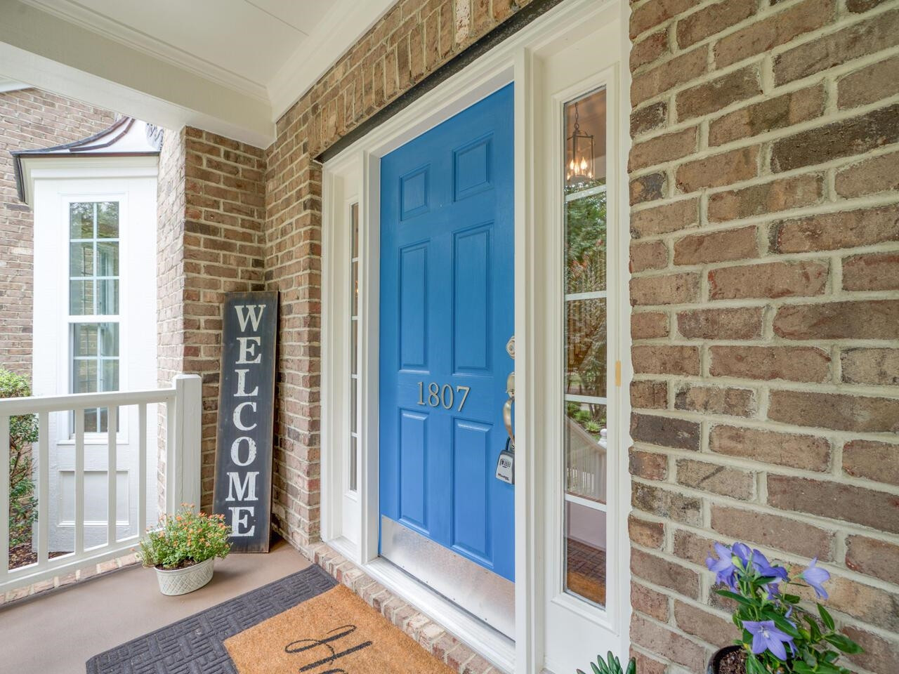 1807 W Chapman Court