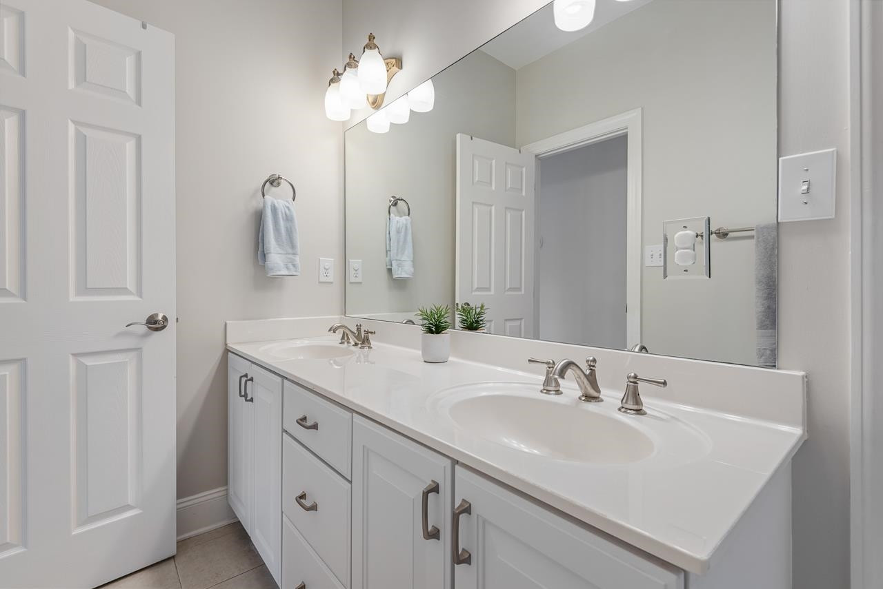 9 Goldenrod Place