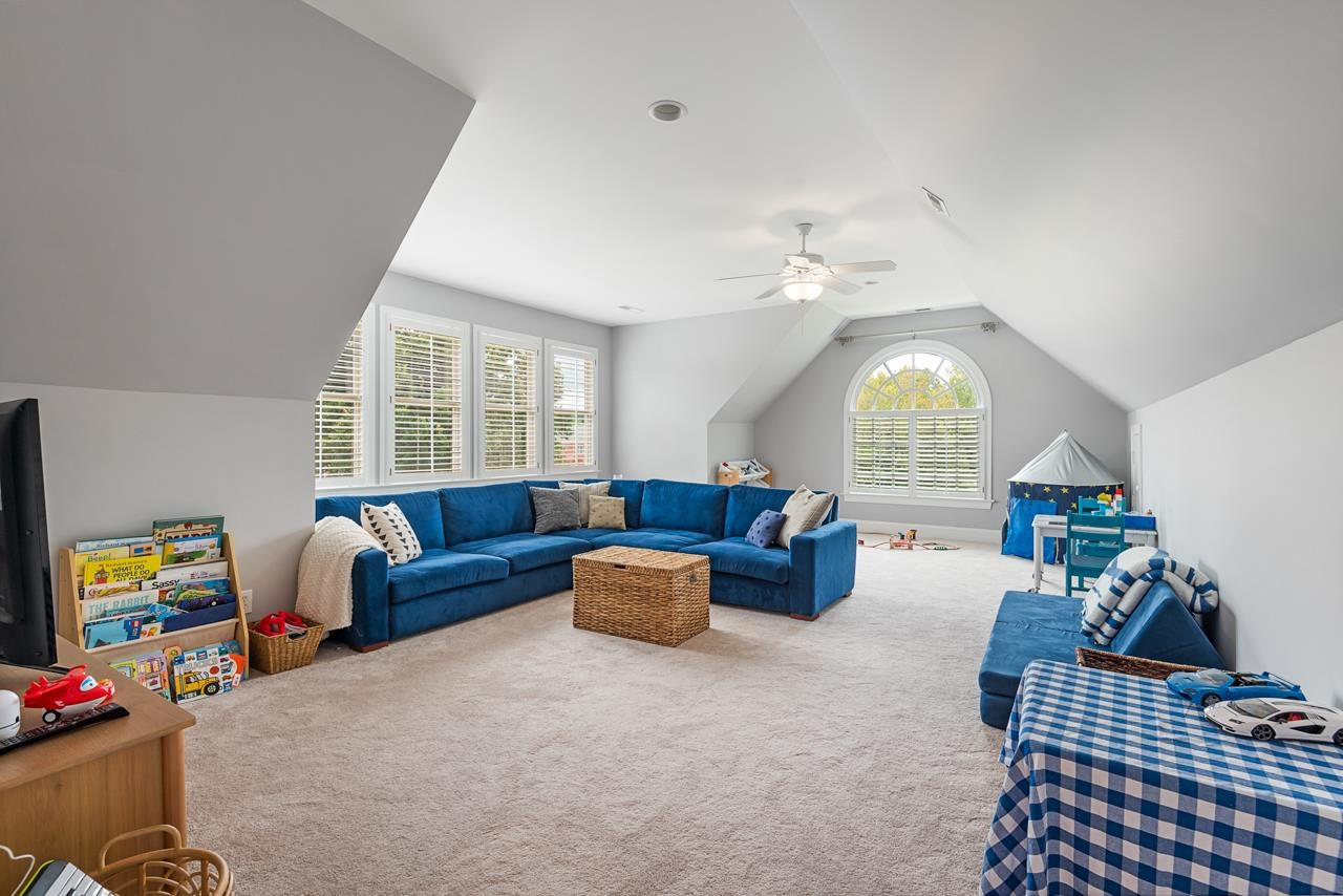 9 Goldenrod Place