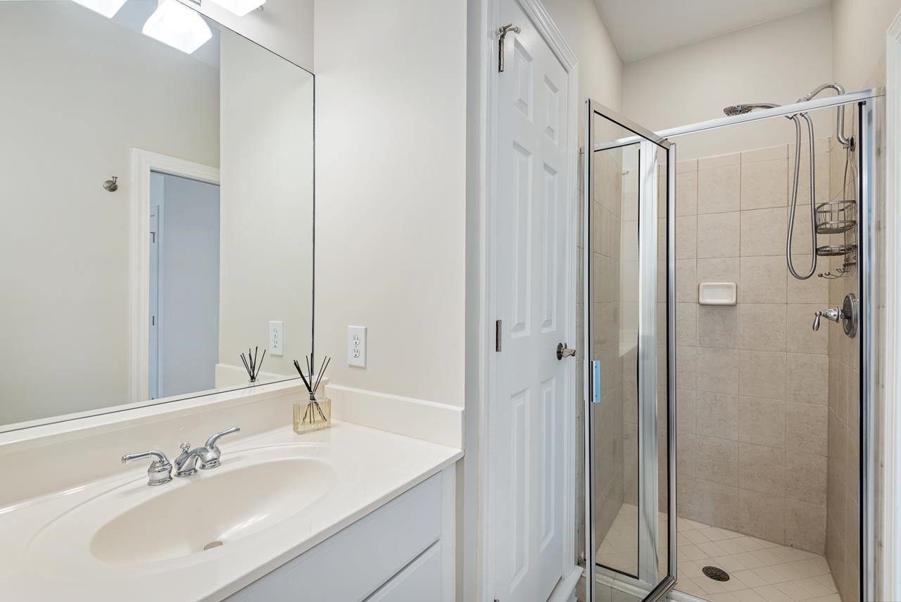 9 Goldenrod Place