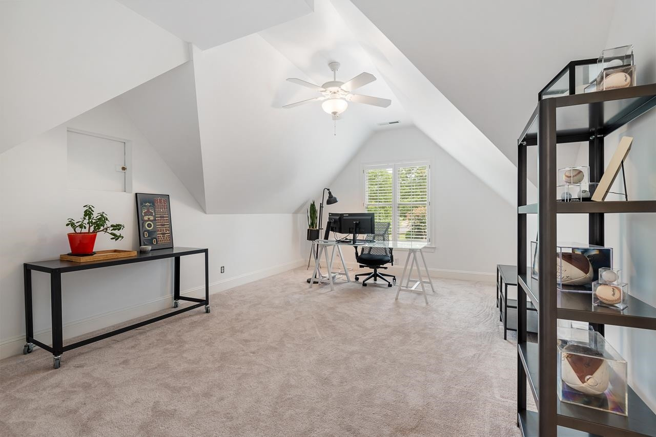 9 Goldenrod Place