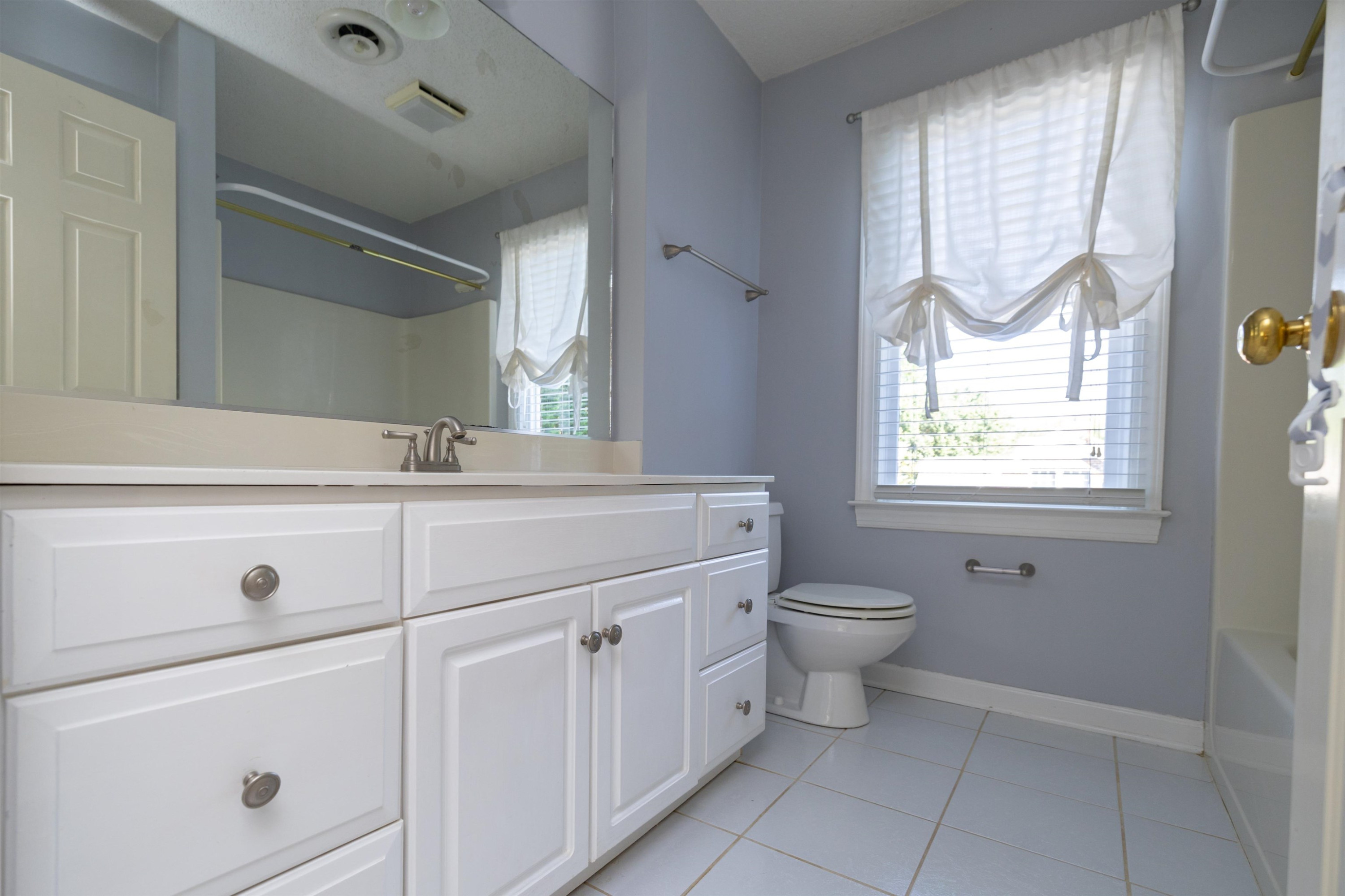 2401 Glen Cove Way