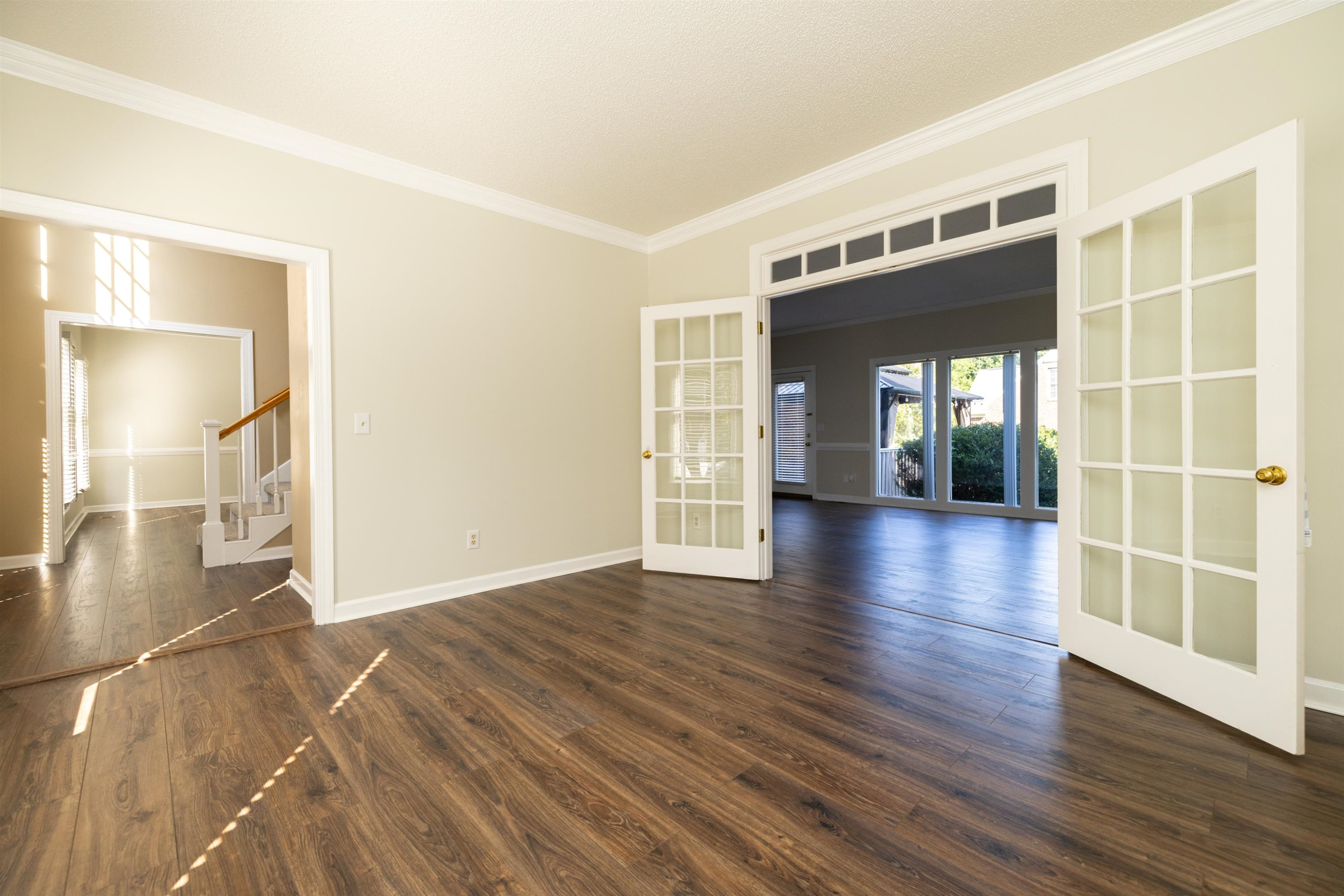 2401 Glen Cove Way
