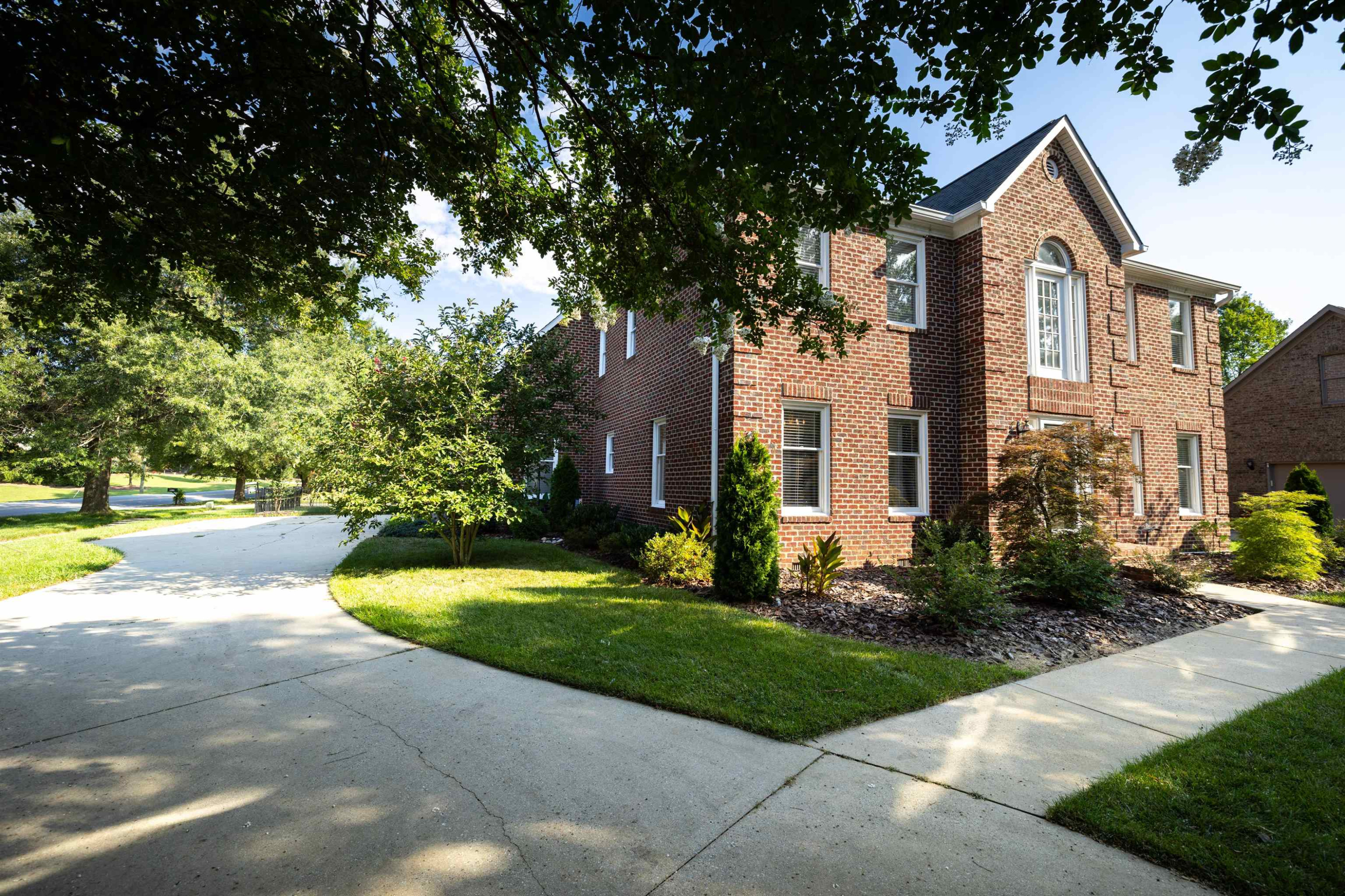 2401 Glen Cove Way