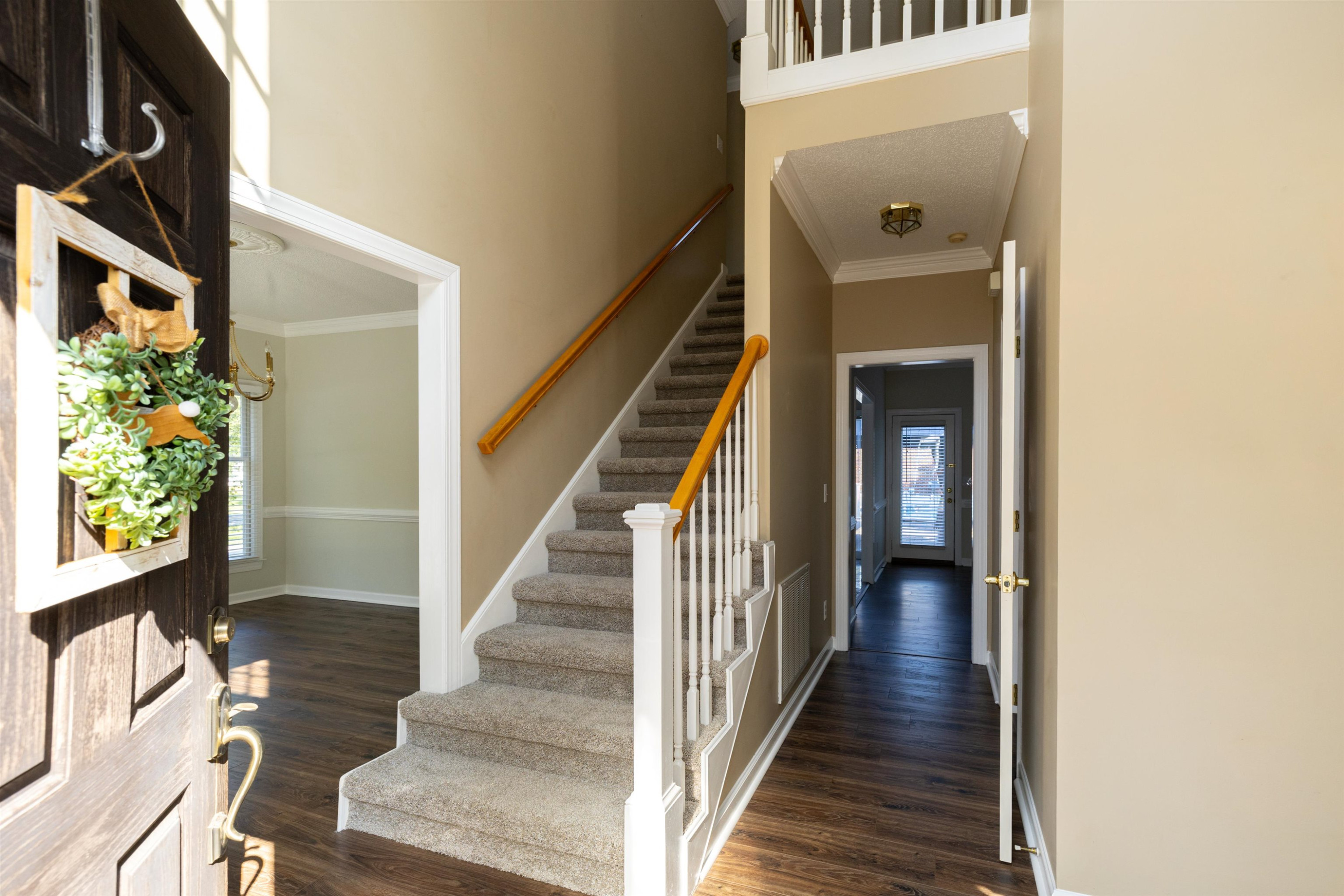 2401 Glen Cove Way