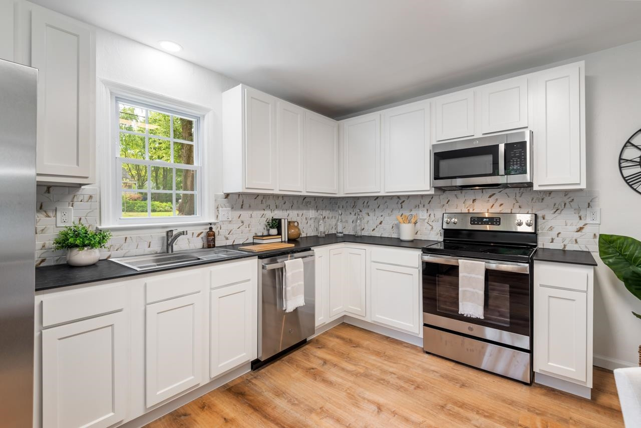 2520 Glendale Avenue