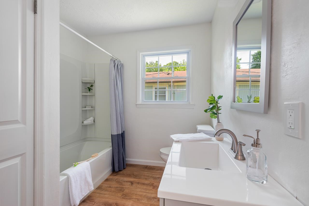 2520 Glendale Avenue