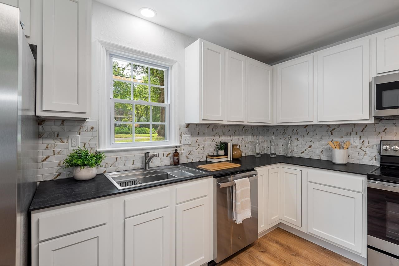 2520 Glendale Avenue