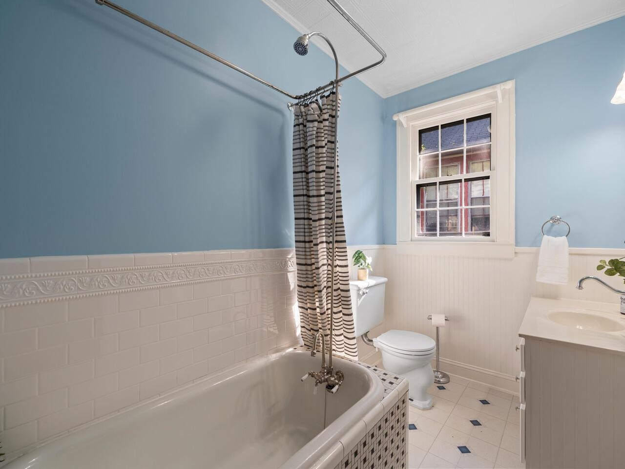 2406 Englewood Avenue