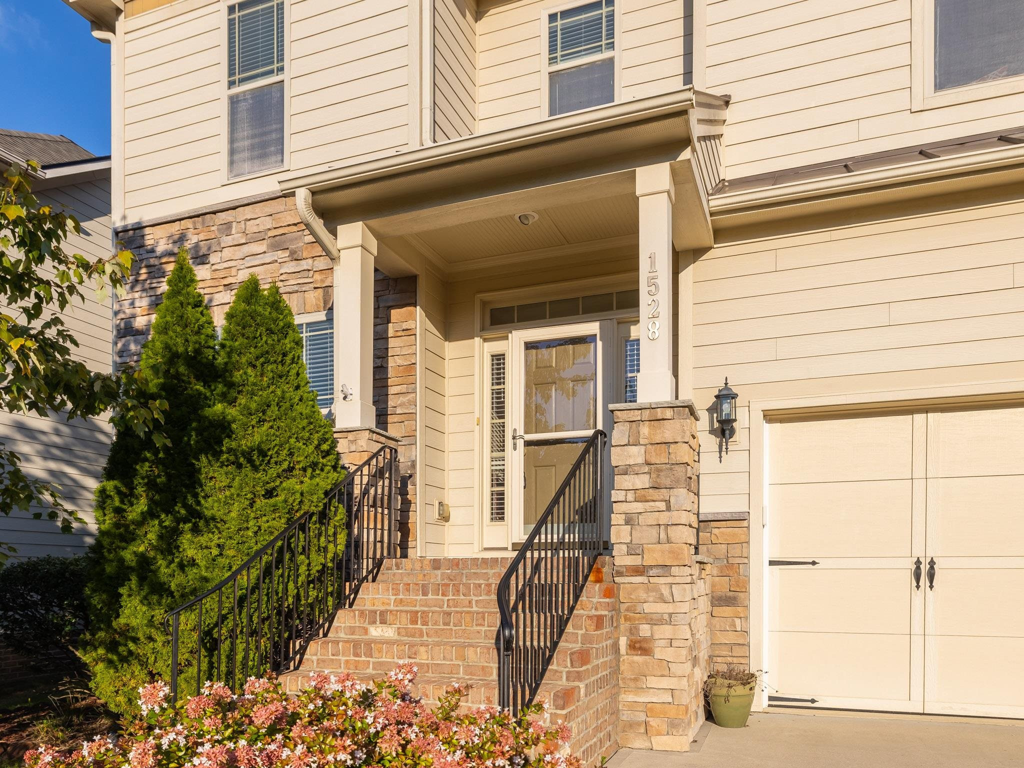 1528 Onyx Creek Drive