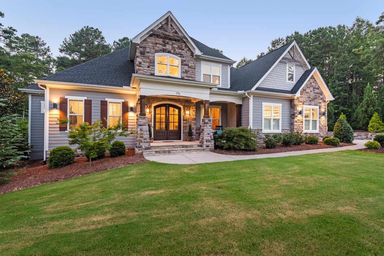 176 Lakes Edge Lane