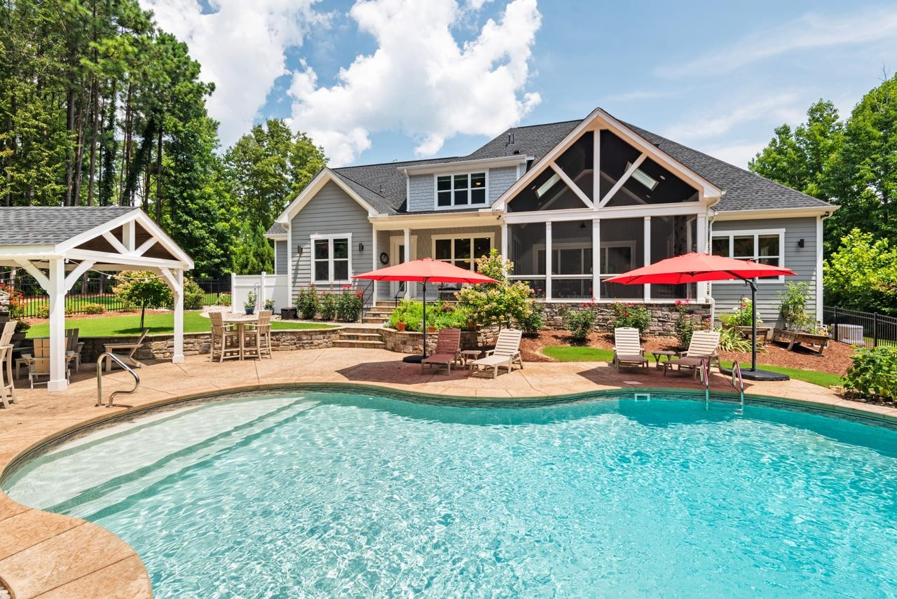 176 Lakes Edge Lane