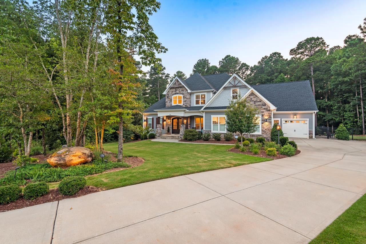 176 Lakes Edge Lane